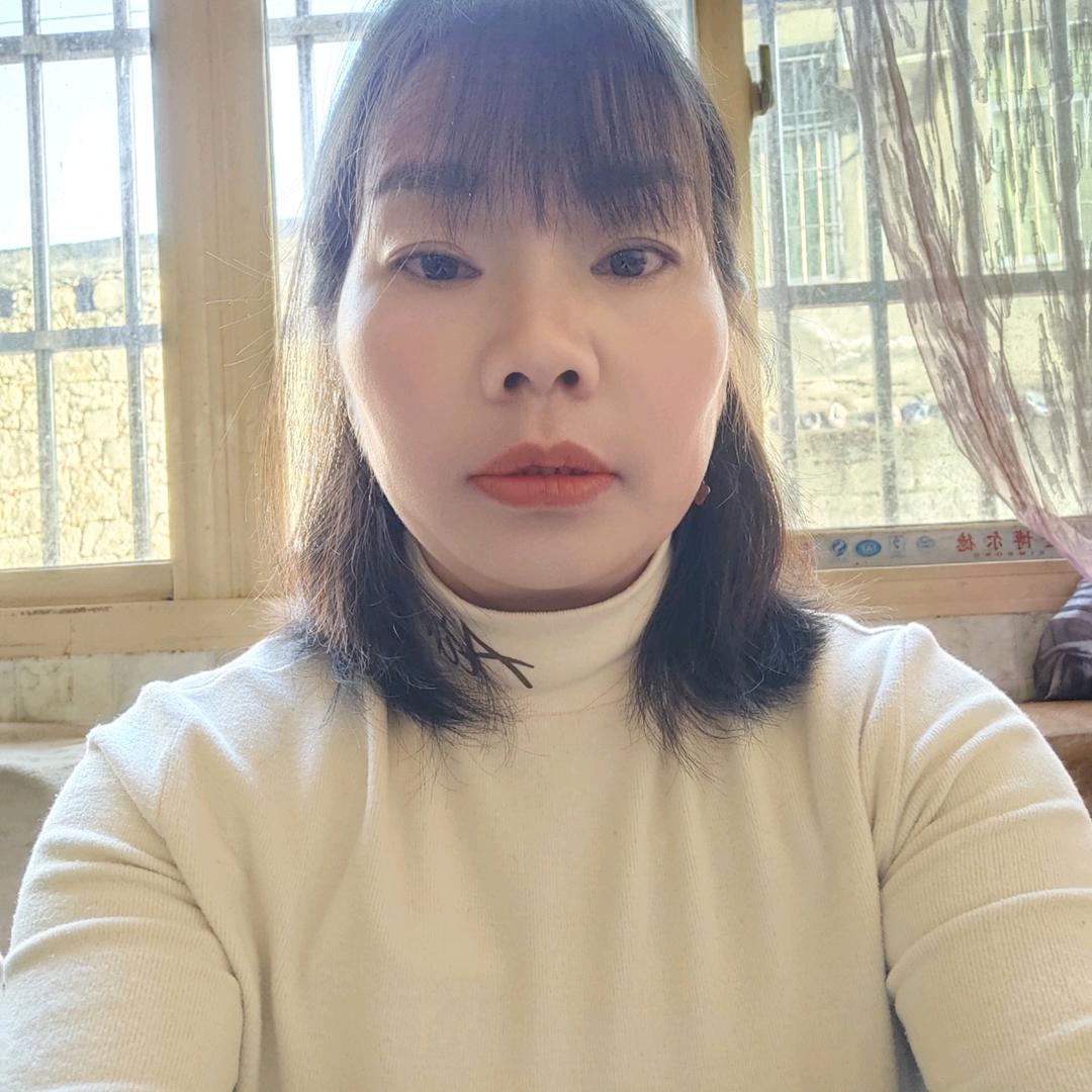 小何艳