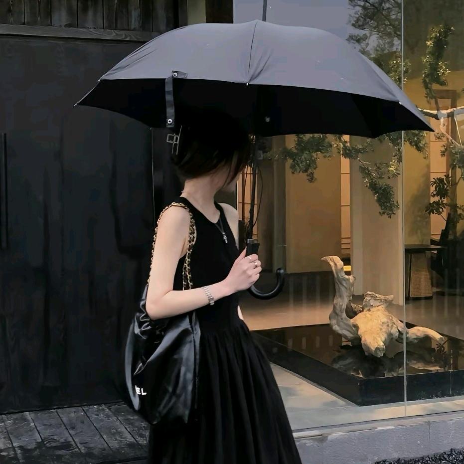 Outsider .（局外人）