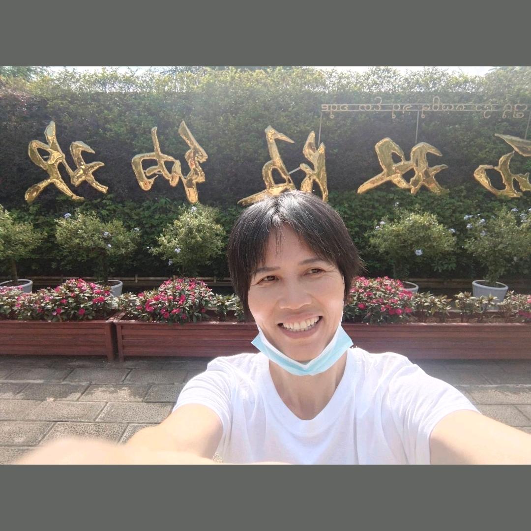 送人玫瑰手留余香