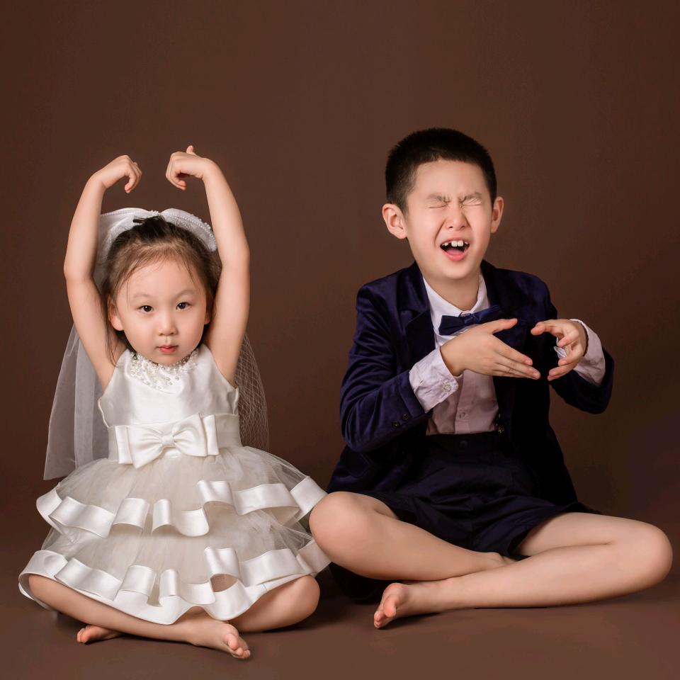李芬（轩哥小汐妈）