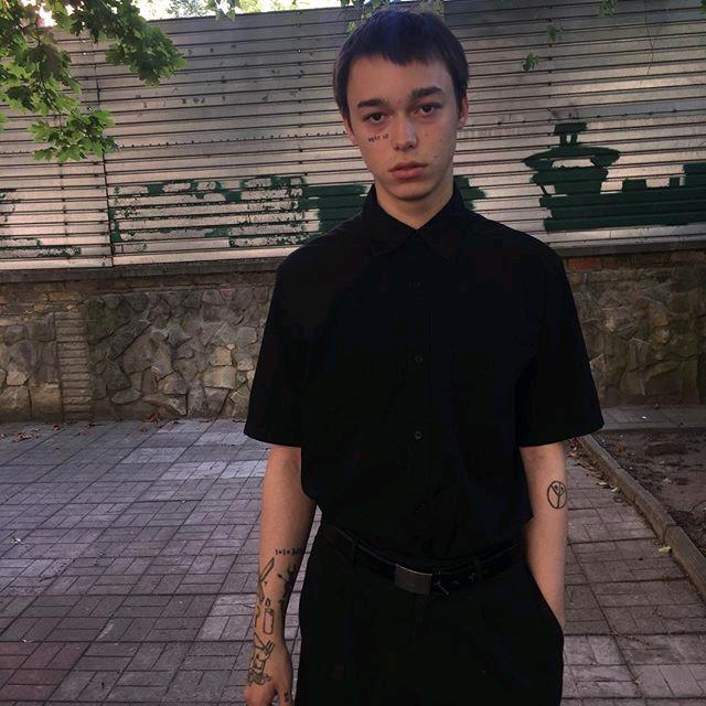 🌙昨夜西风凋碧树，独上西楼，望尽天涯路