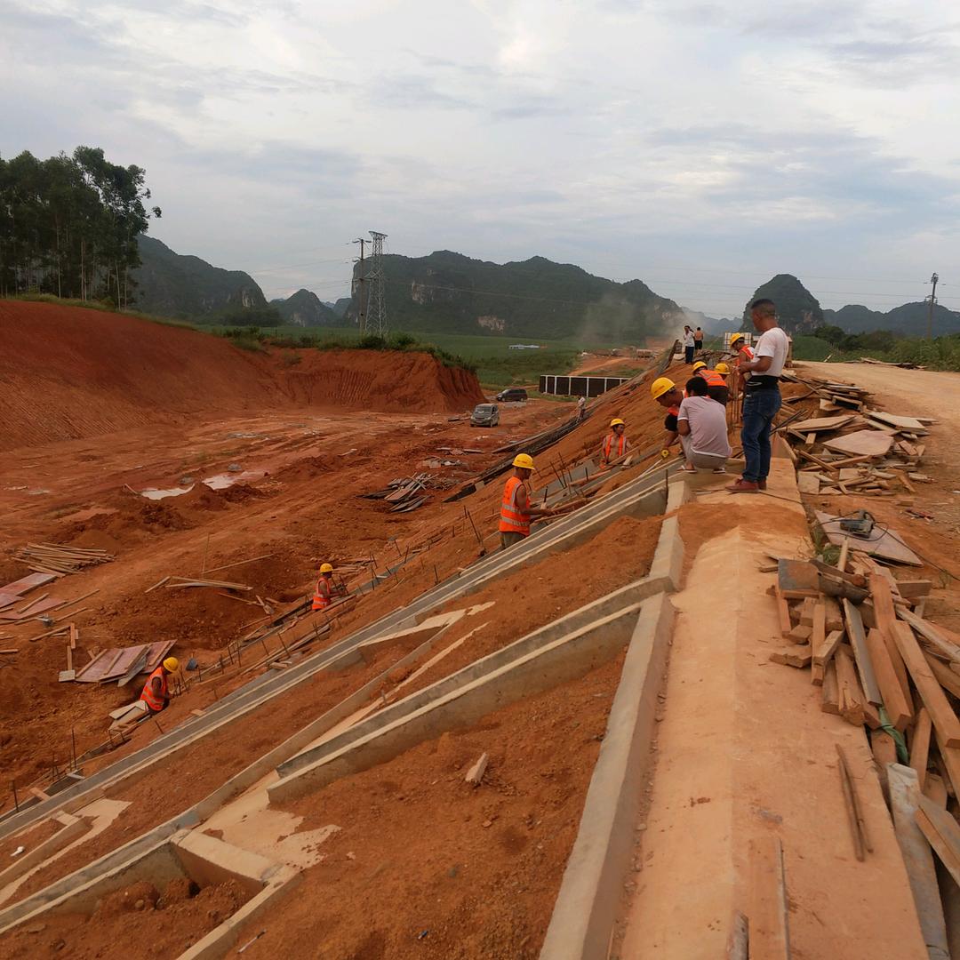 兴贵纲材:各种钢材批发