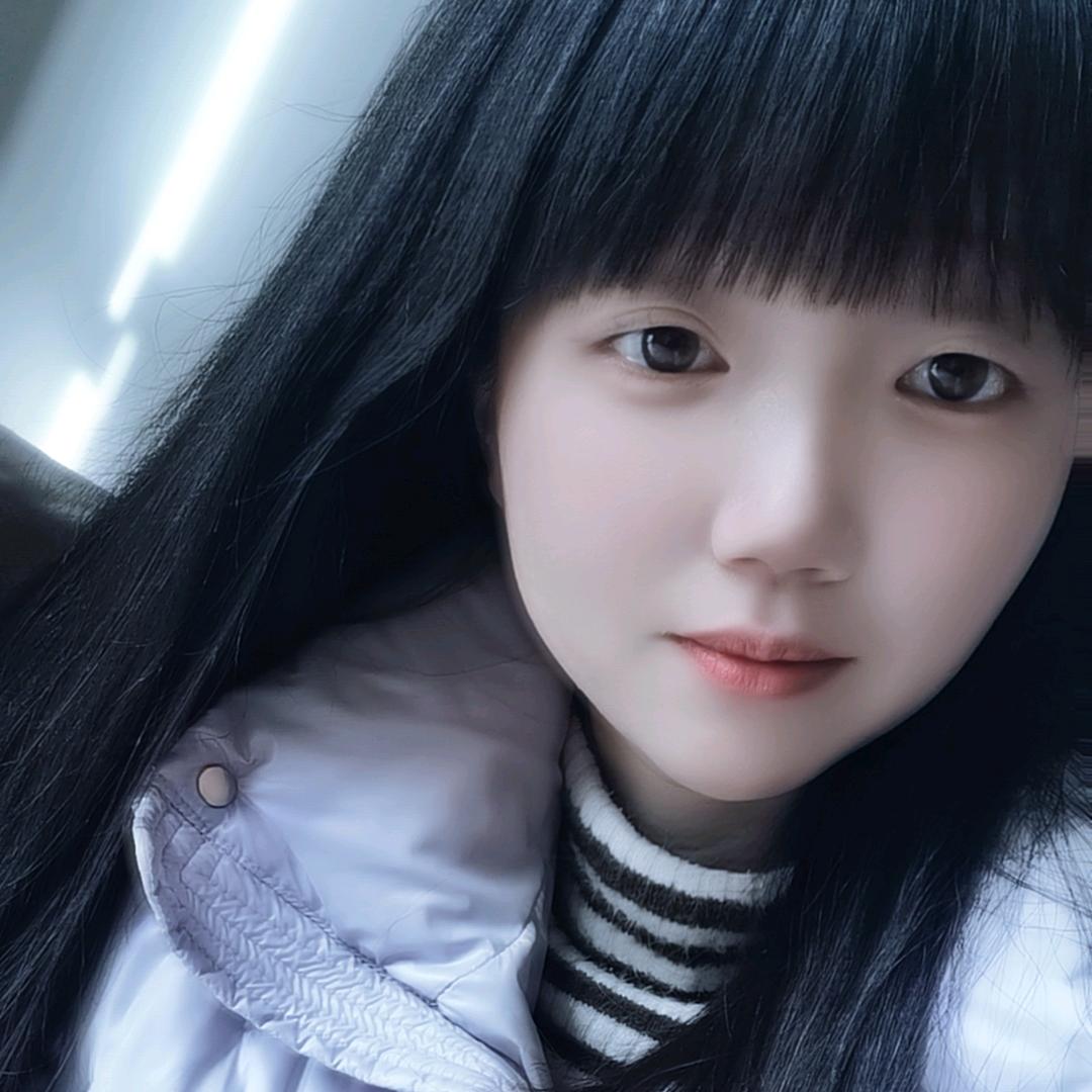玉丽.
