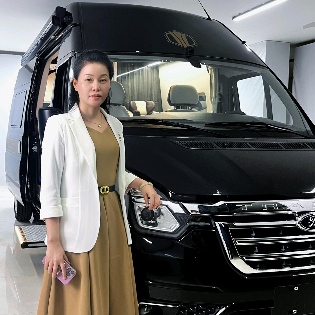 趣蜂房车张小燕