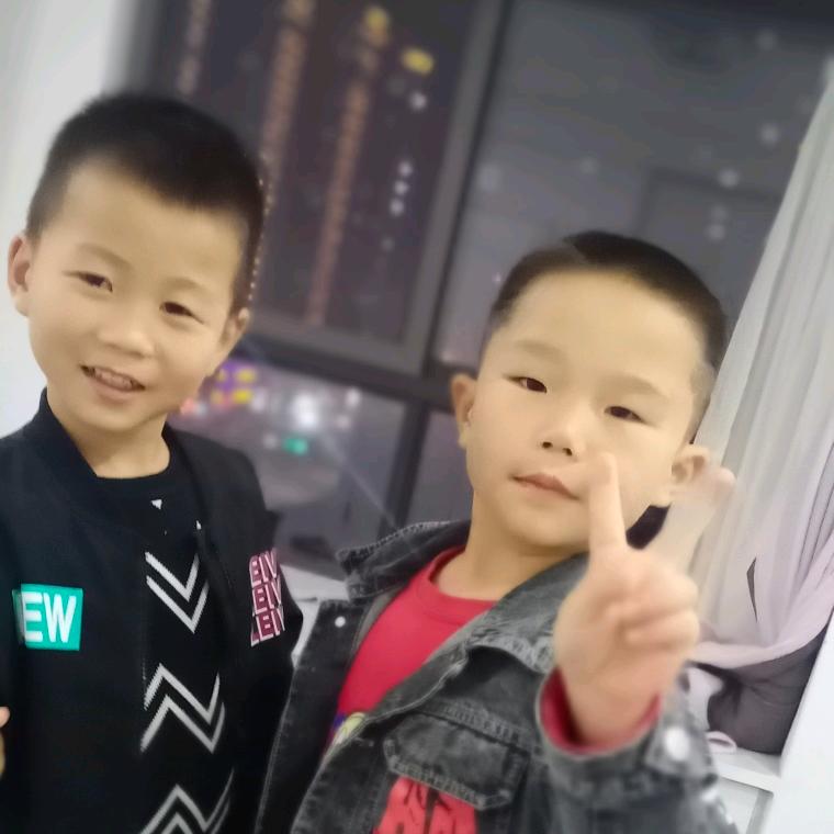 张扬晗逸