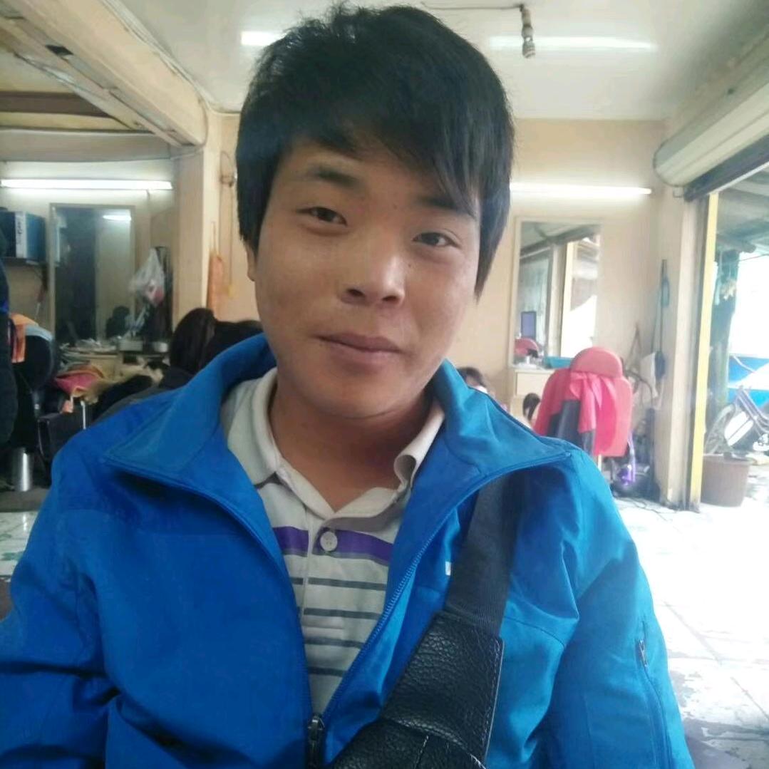 开心到永远小卢是单身。