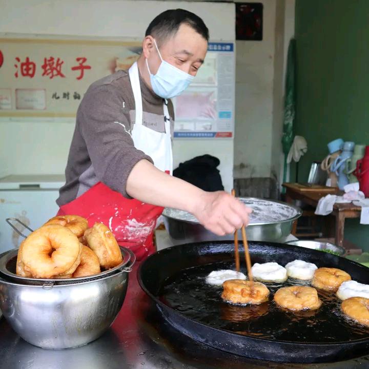 荆州区军哥小吃店