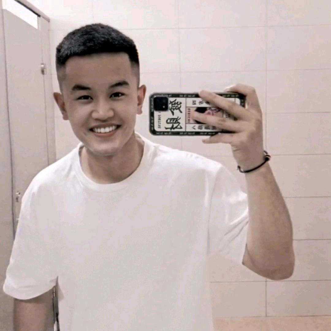 阿宅𝙧𝙚𝙖𝙡,