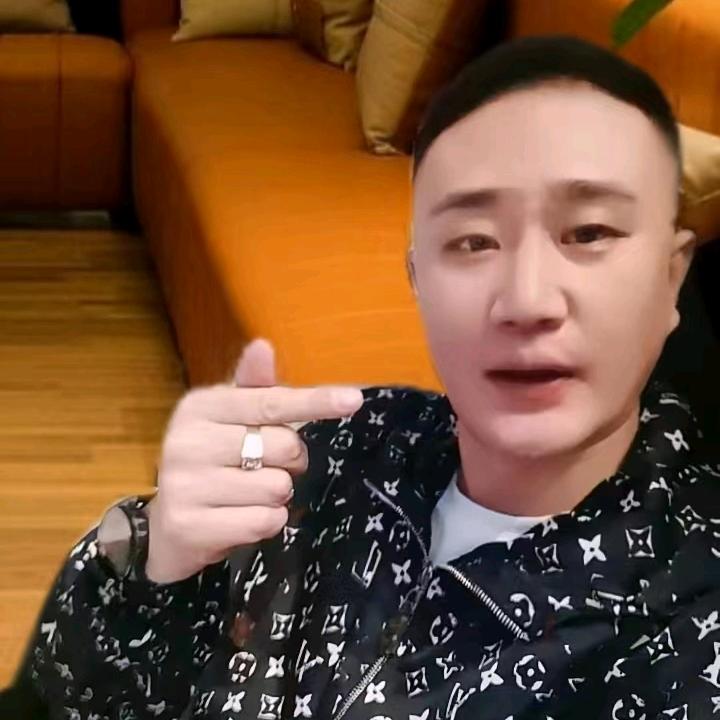 春宇，，连赞拉黑