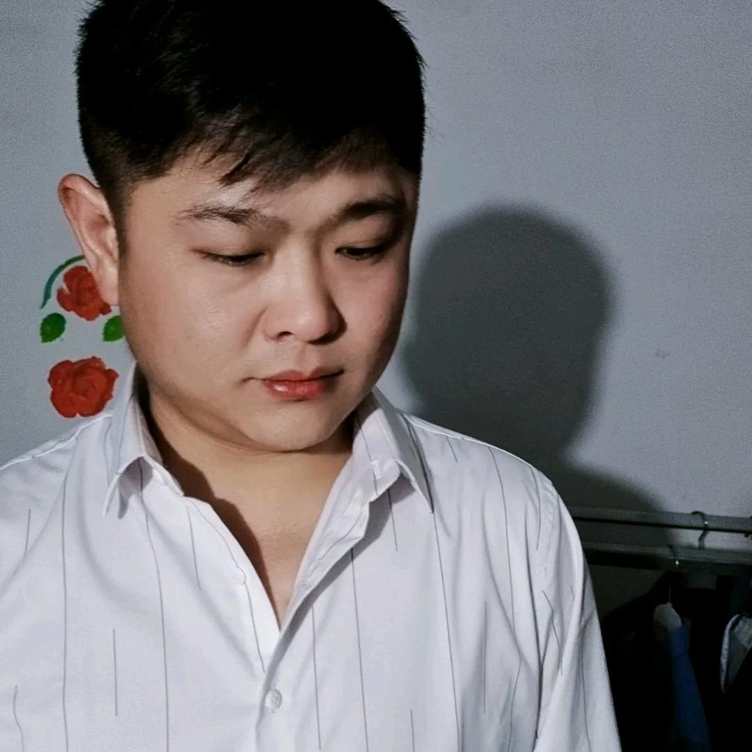 刘阳爱唱歌
