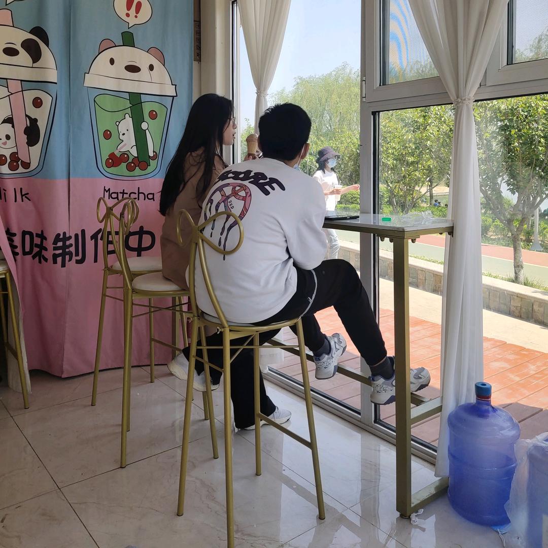 幸福在左爱在右