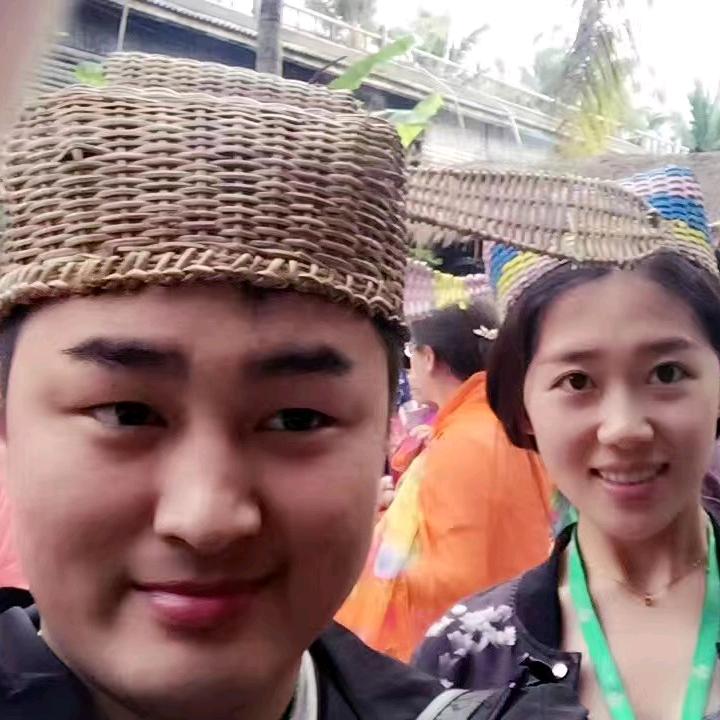 燕窝哥与阿胶嫂