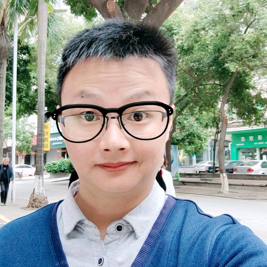 四眼吃货爱旅游（靖泽百货店）