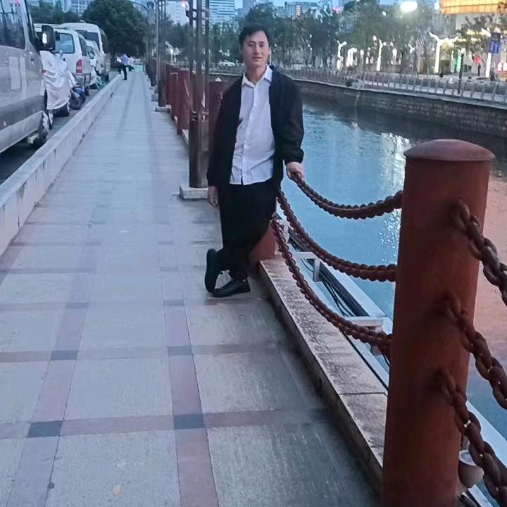 高不可攀，帅气十足