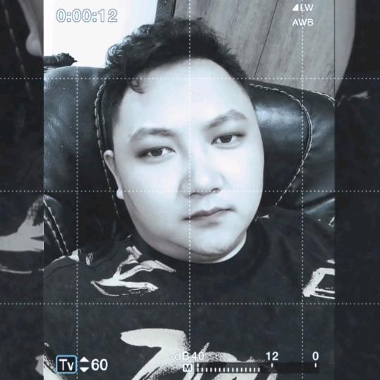 🍀心若向阳 无谓悲伤☘️