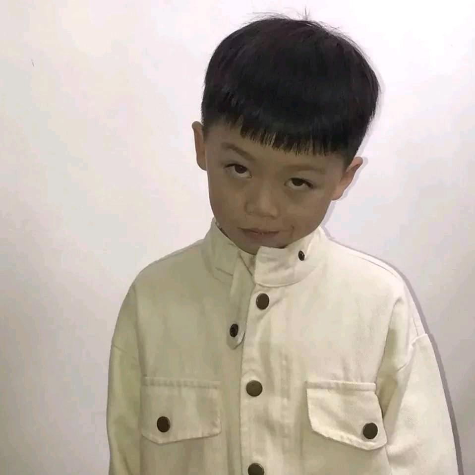 爱骑马的好男孩