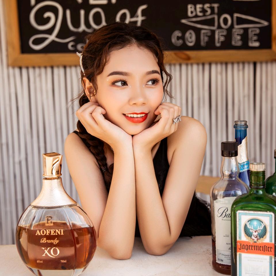 W XUE Y