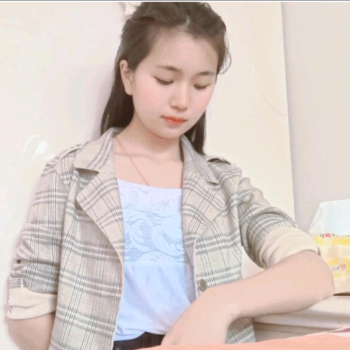 一只小锦鲤𓆡𓆛𓆜