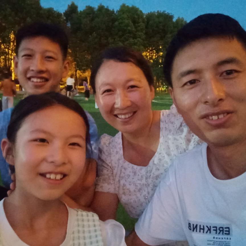 脚步不停向前冲