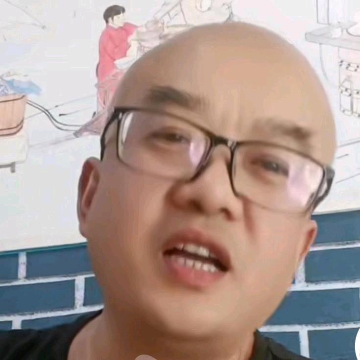 眼镜哥