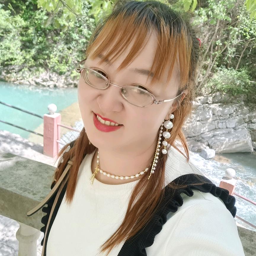 大山里的姑娘