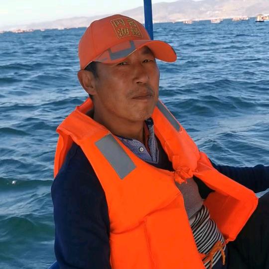 爱野钓的  大叔