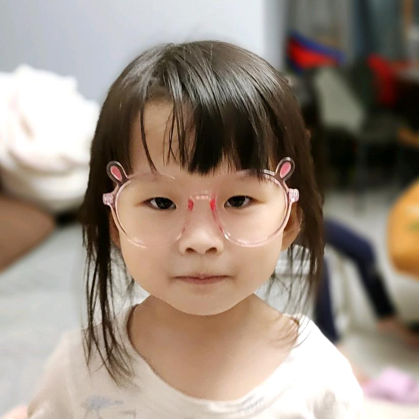 小小妞