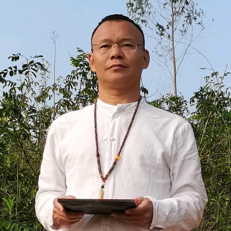 諸葛潤白