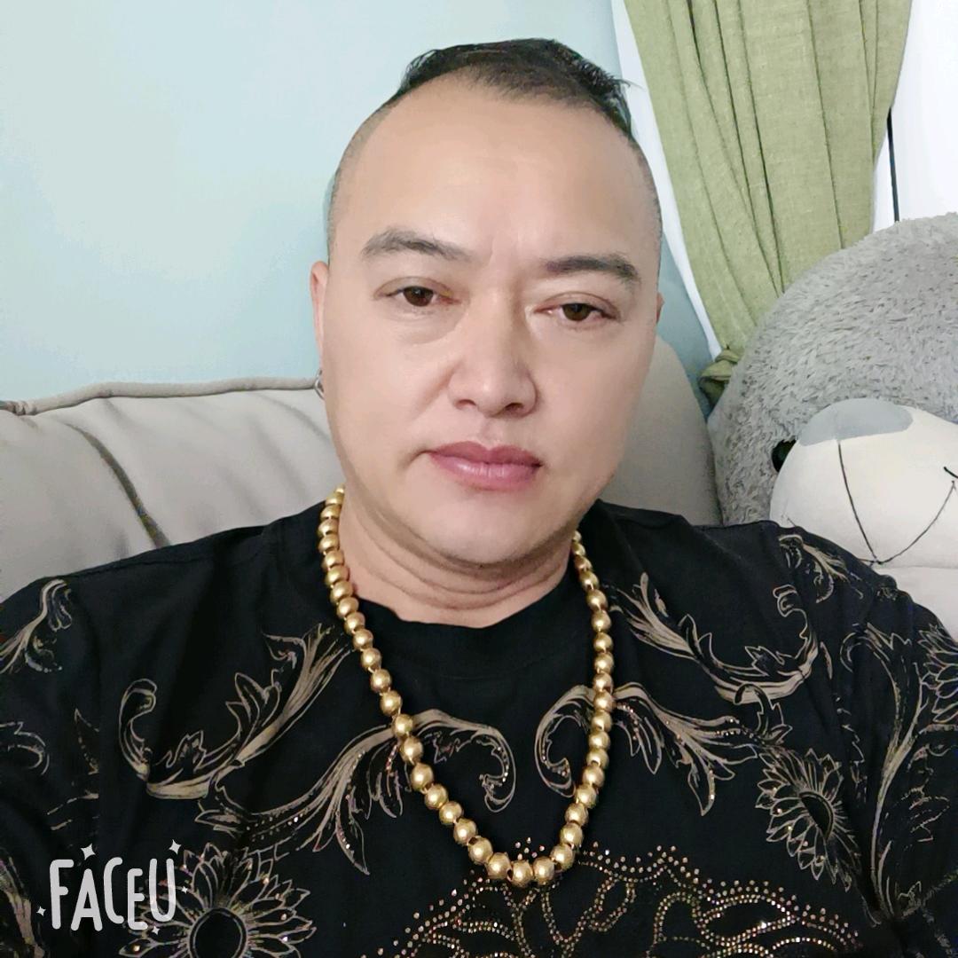 龙哥开心
