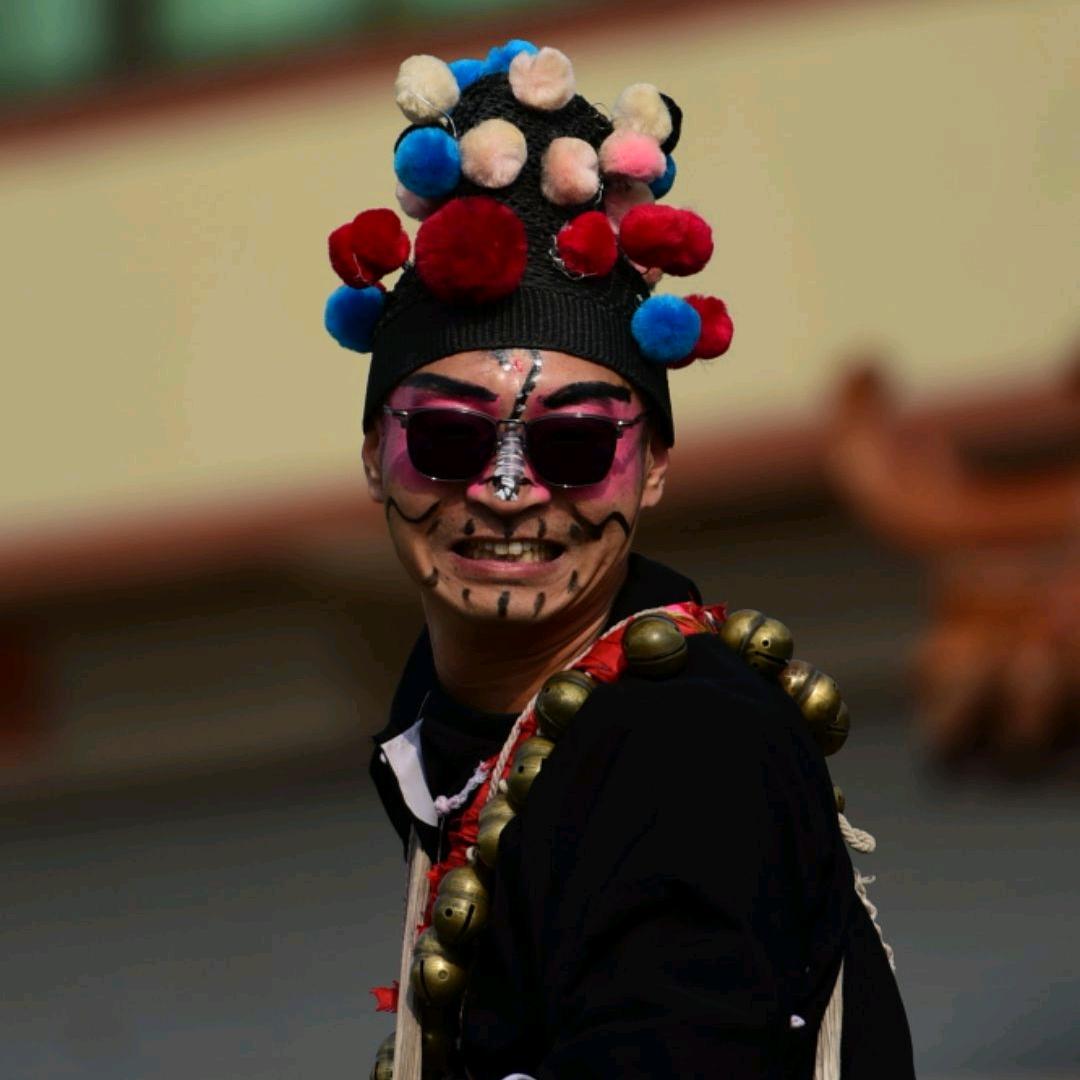 德山佐哥（高跷腰鼓）