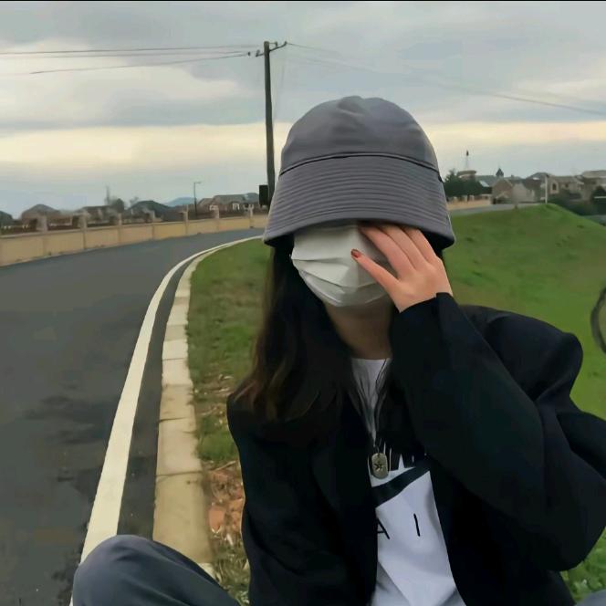 不聪明的小辣椒( ･⊝･∞)