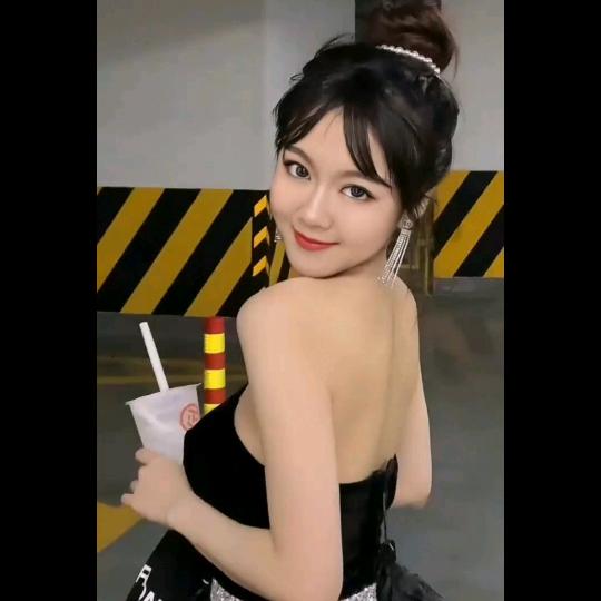 Nan家居影音生活馆美女有腹肌影音数码