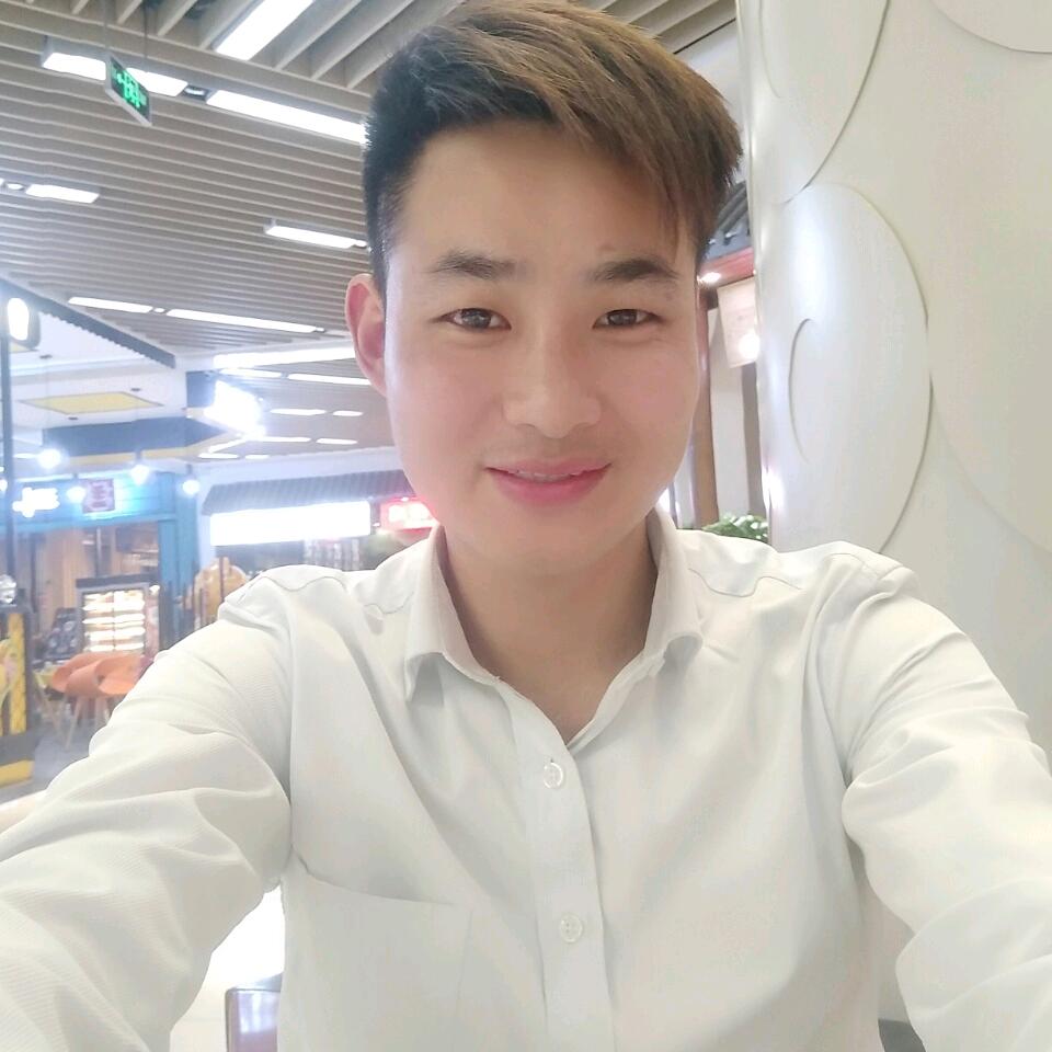 王效前古董鉴定师