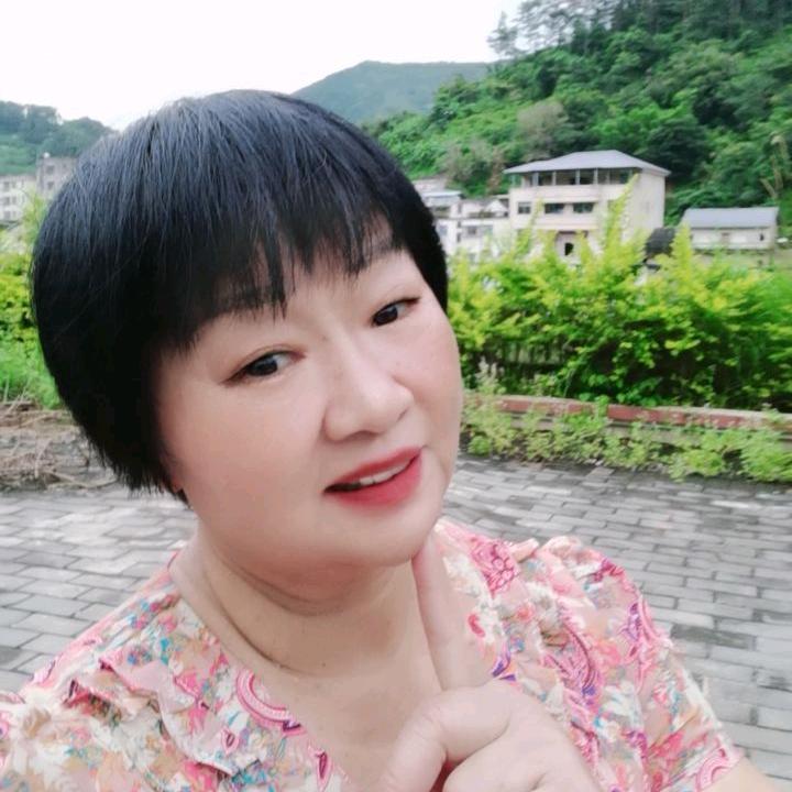 邓英