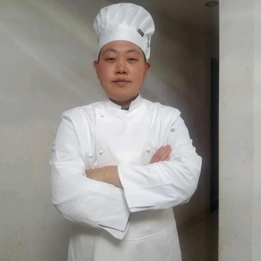 卖热卤的小帅