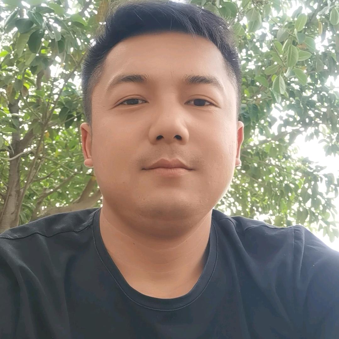 哥丿依然低调