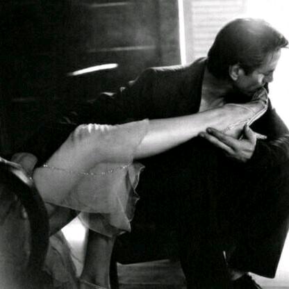 拉不出💩狂扇自己屁股