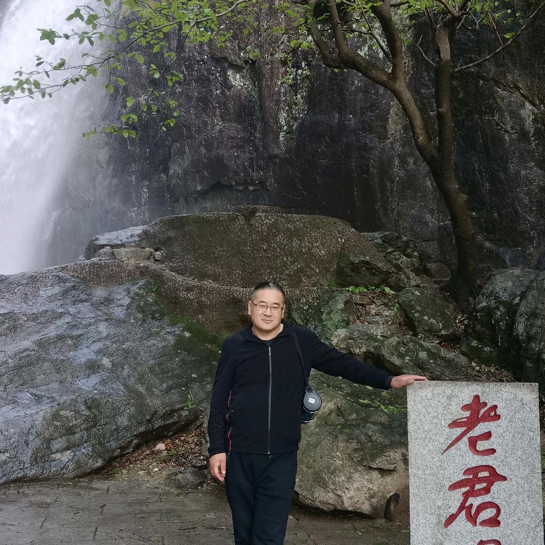 王伟