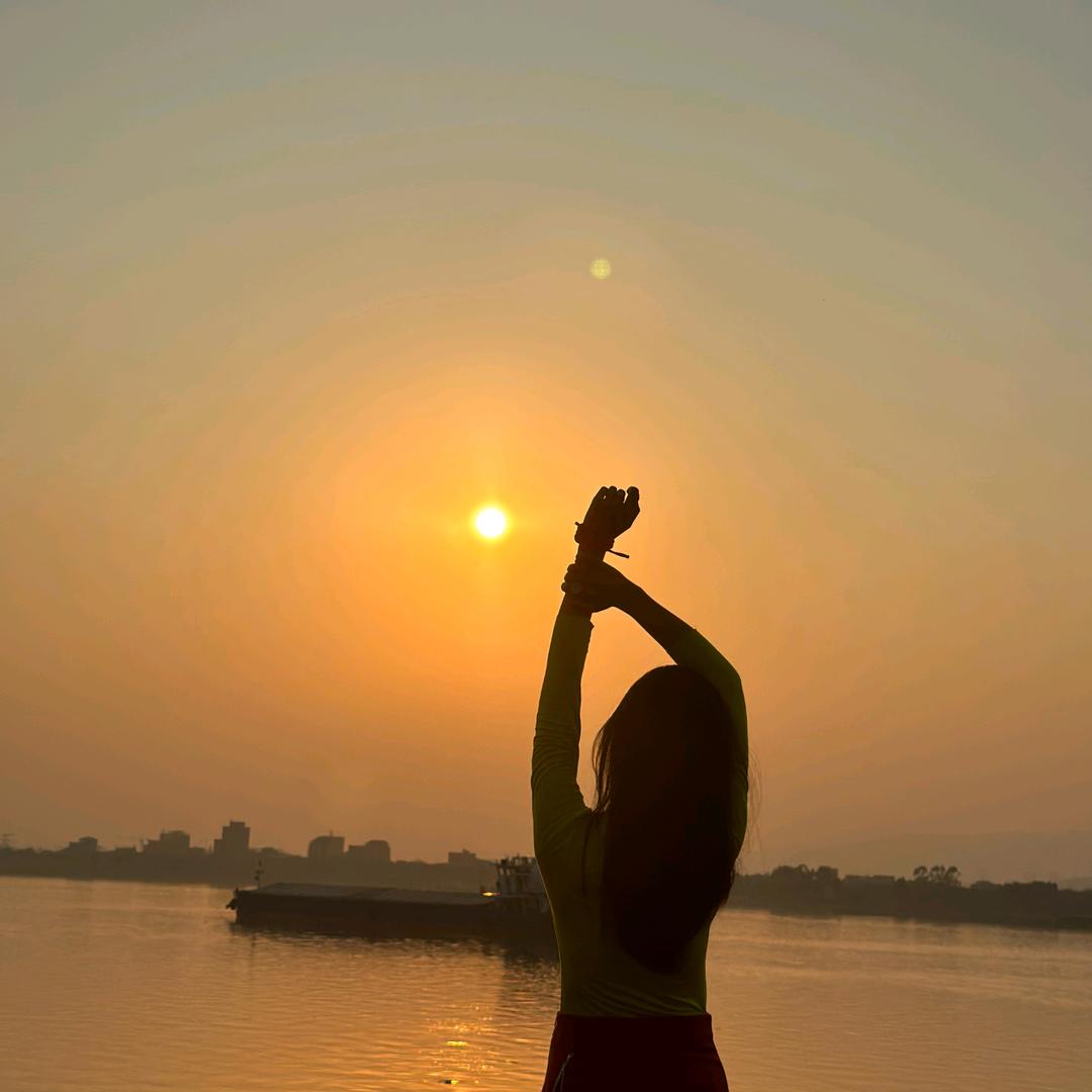 线尚线--🌈佛山卖铝材的美少女👧🏻