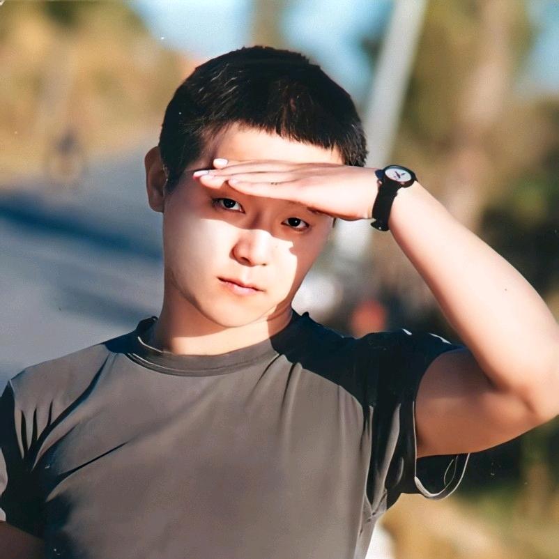 克莱因蓝和莫奈灰