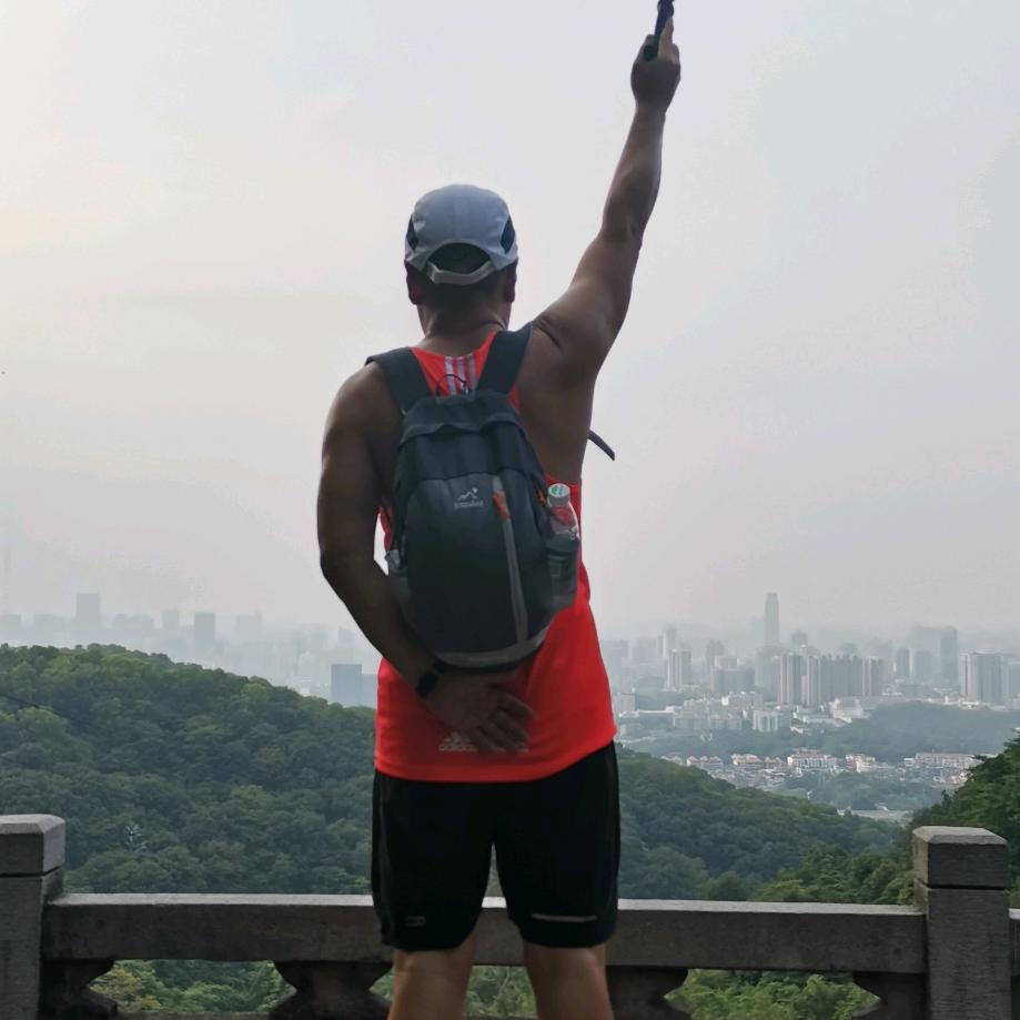 璟瀚服饰《限量版男人》