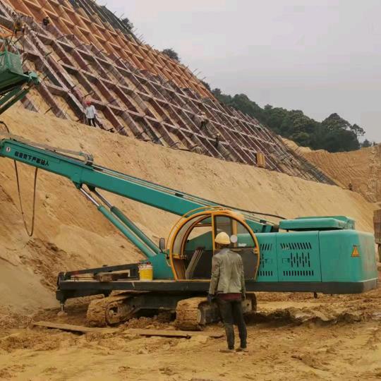 专业锚杆框格梁施工