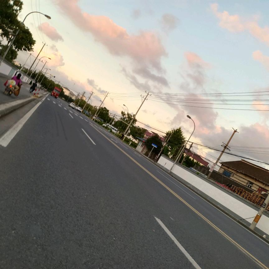 瑞居房产钱文文