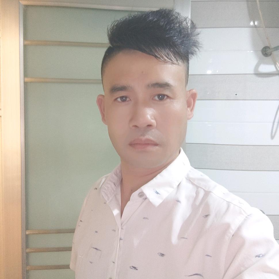 李三哥。2