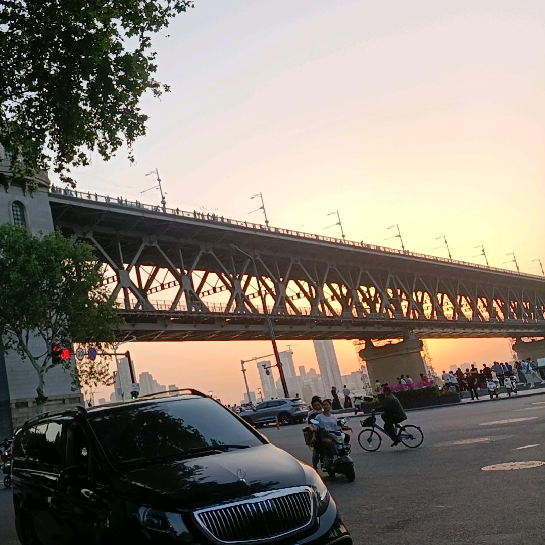 喔汼