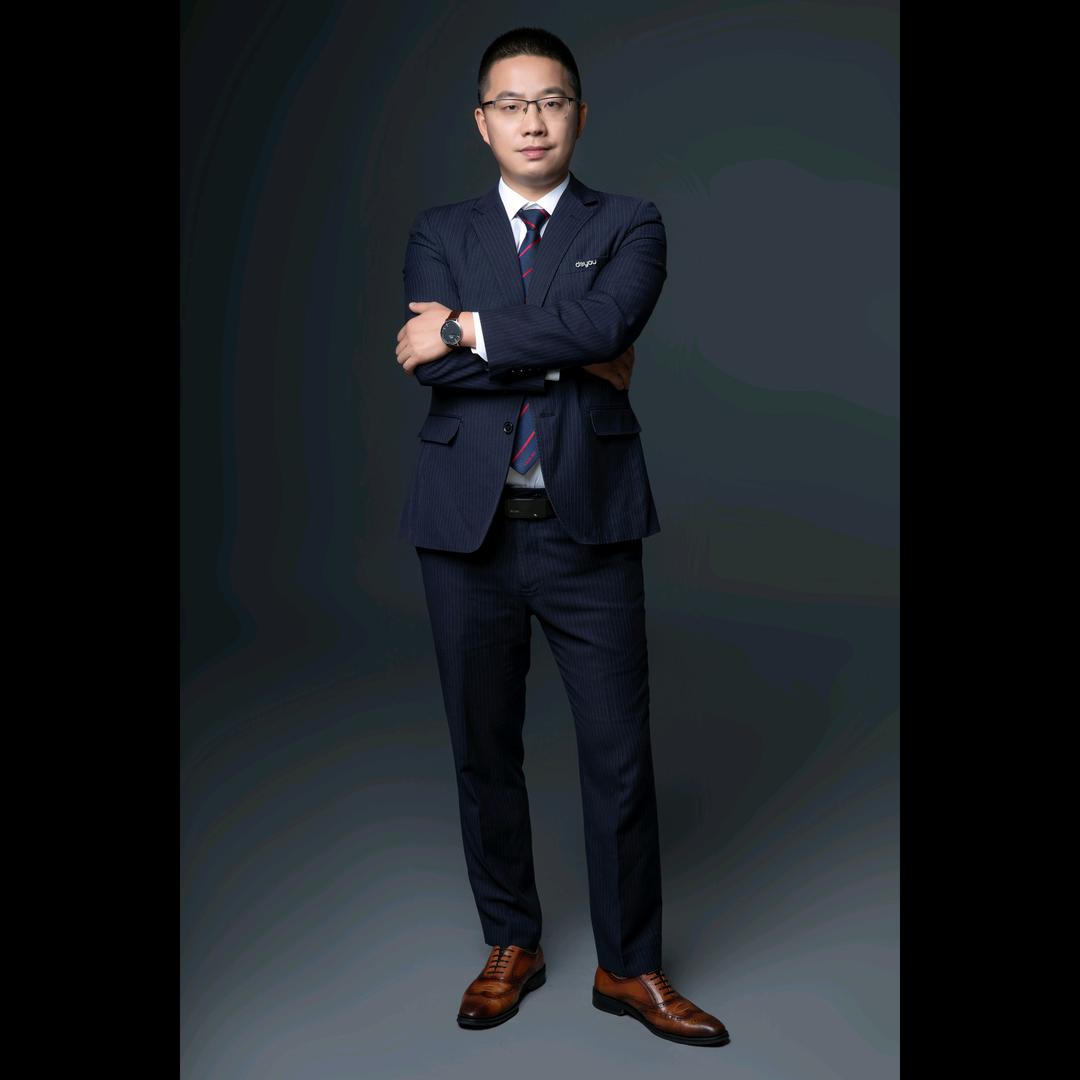 鹤林村村长