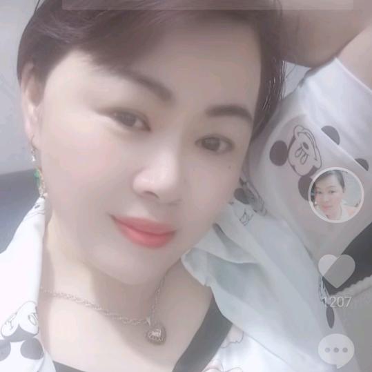 1035668096黄姐