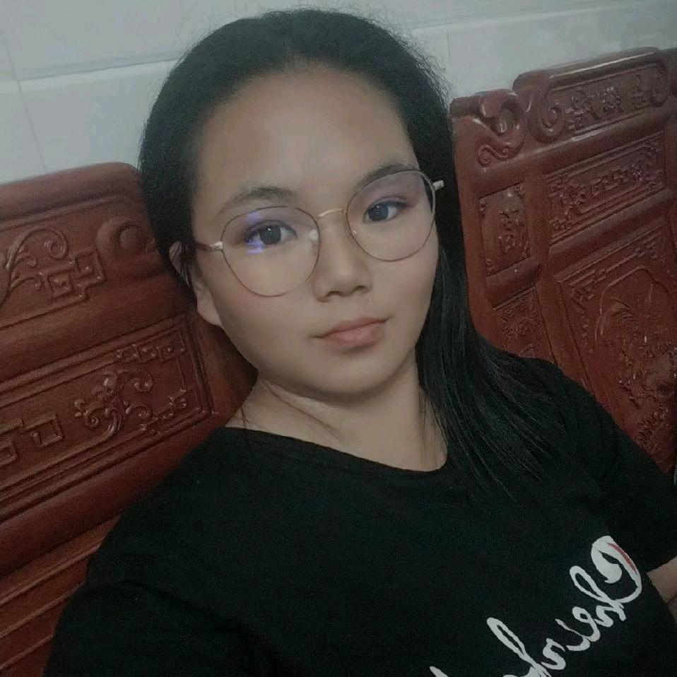 黄秀桃潮玩市集