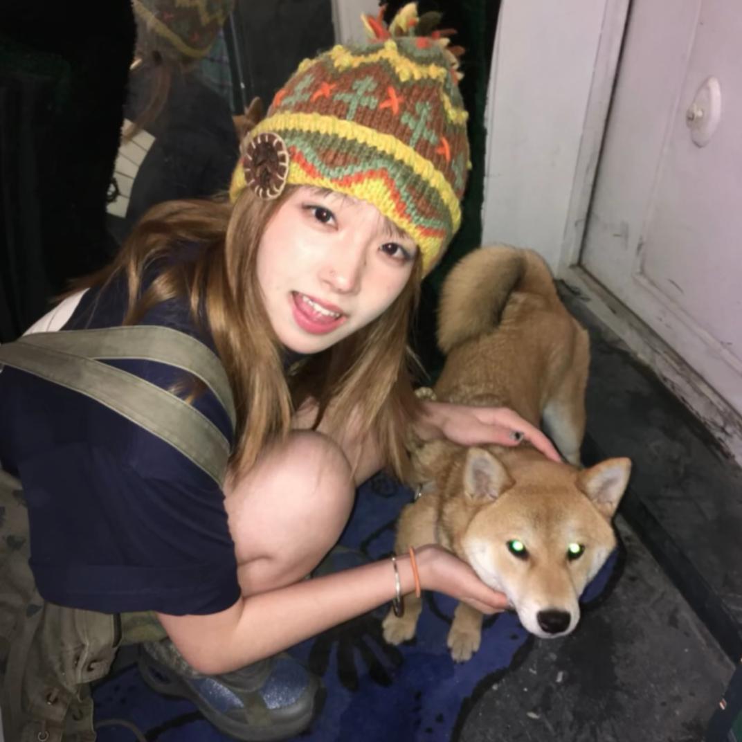 鲤 鱼 婷