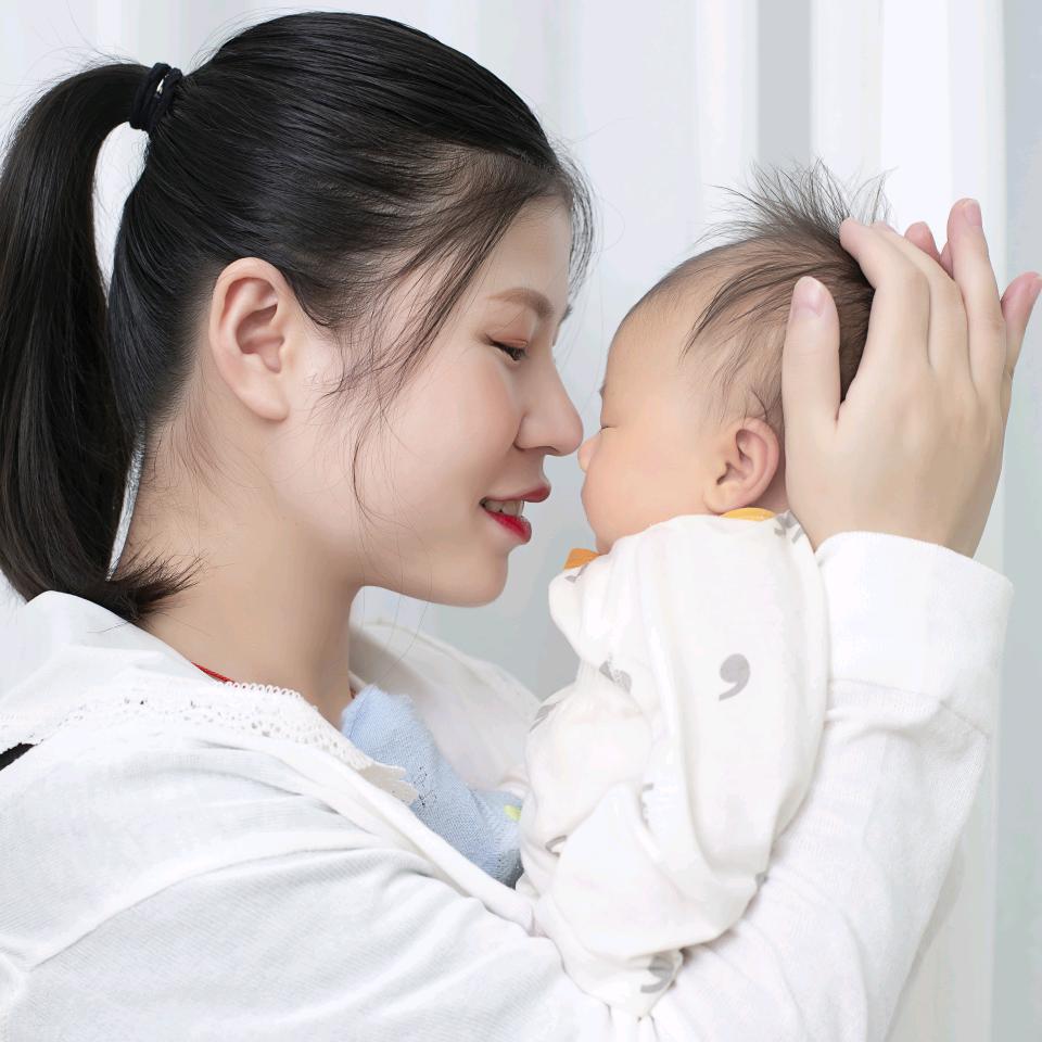 汐汐妈妈吖